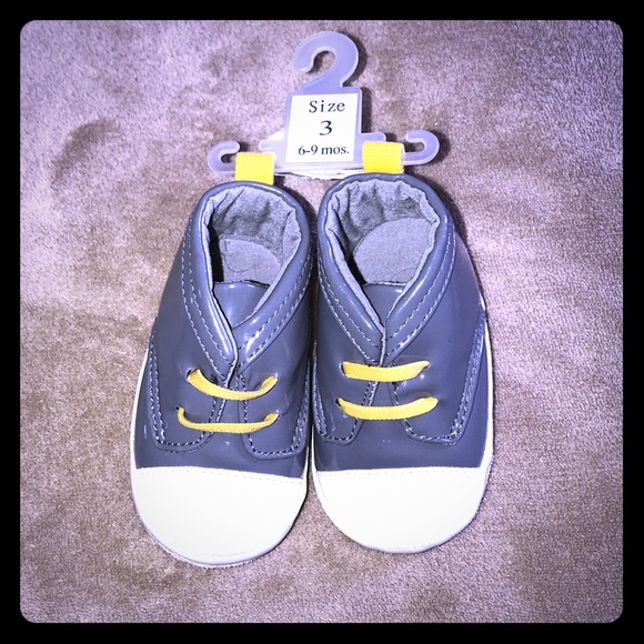 New Baby Shoes 👟 - Picture 1 of 6